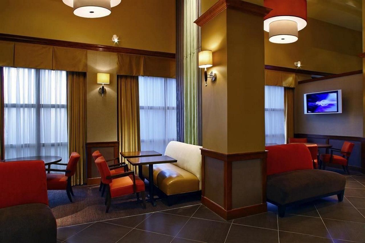Hyatt Place Chantilly Dulles Airport South Exterior photo